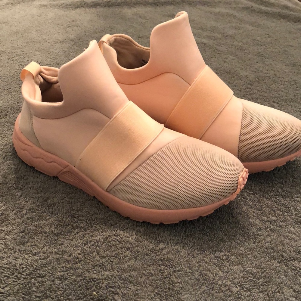 Steve Madden pink shoes